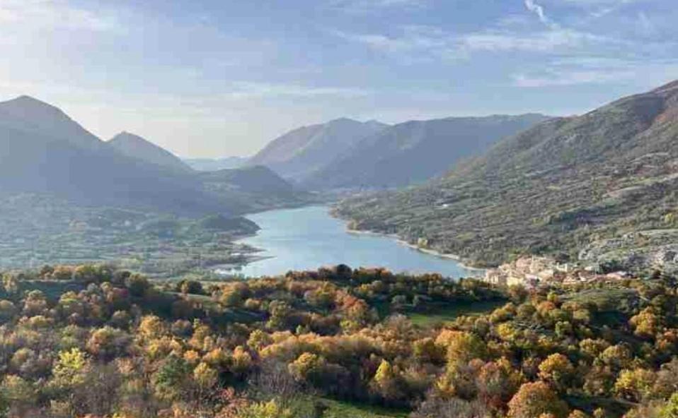 Casa Vacanze Al Castello Villetta Barrea Eksteriør billede